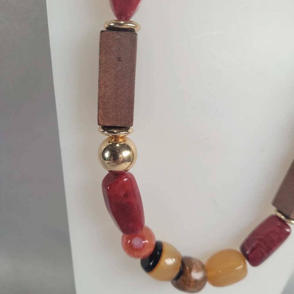 C1946 Chunky Mixed Material Statement Necklace Wood Resin Gold Tone Earthy Boho - Picture 5 of 7